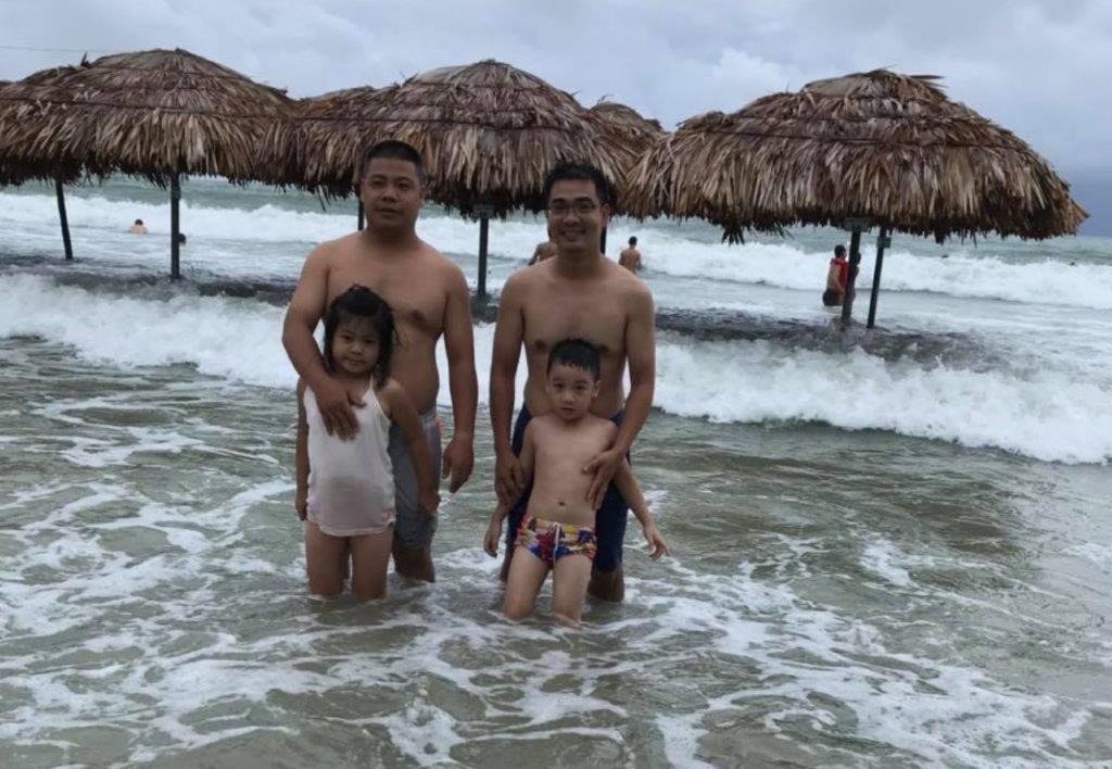 Những bãi biển trong xanh với những con sóng mát lành